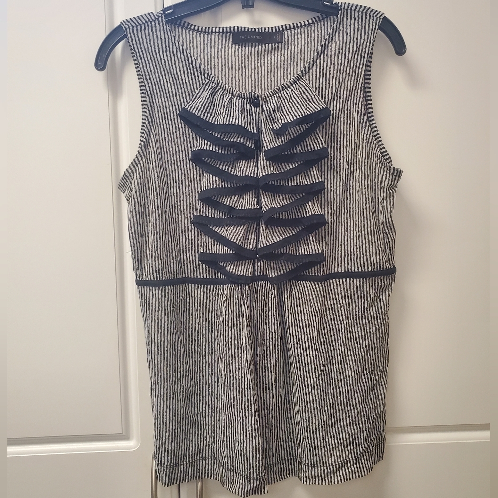 THE LIMTED Ruffle Sleeveless Top Sz Large